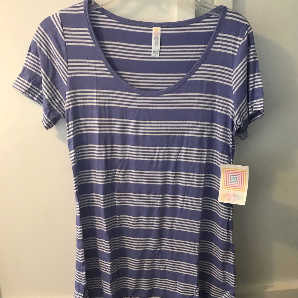 NWT Lularoe Classic T